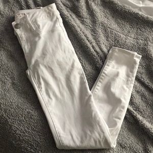 white low-rise american eagle skinny jeans